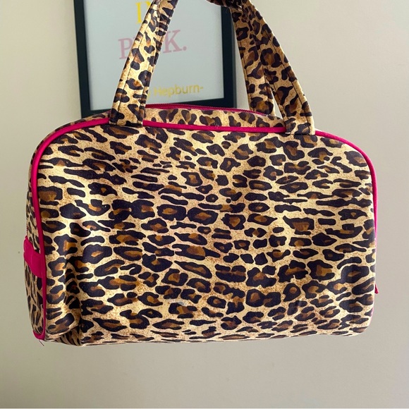 Handbags - ‼️Coming Soon‼️ Leopard Print Makeup Bag
